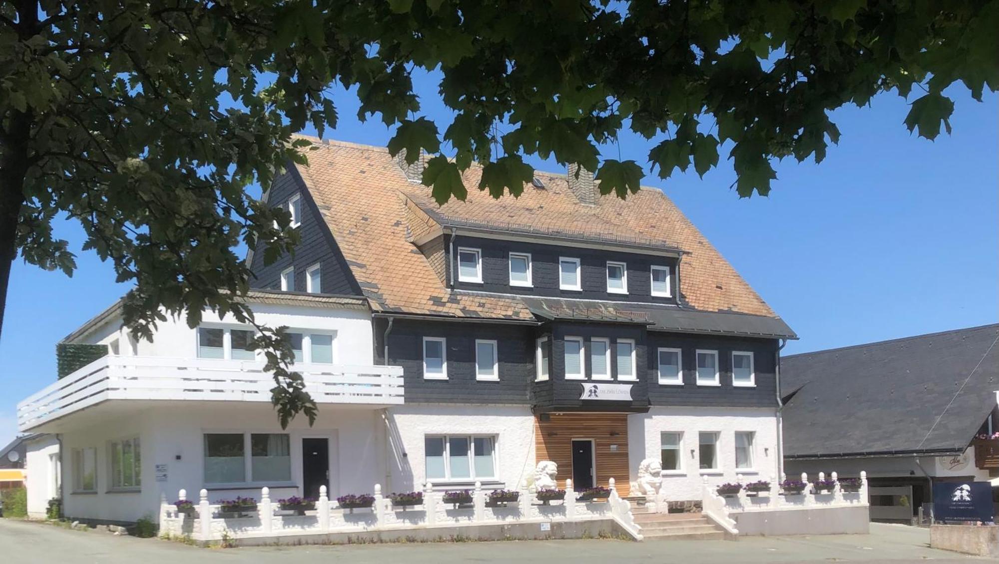 Die Zwei Loewen Ferienwohnungen Winterberg Exterior photo