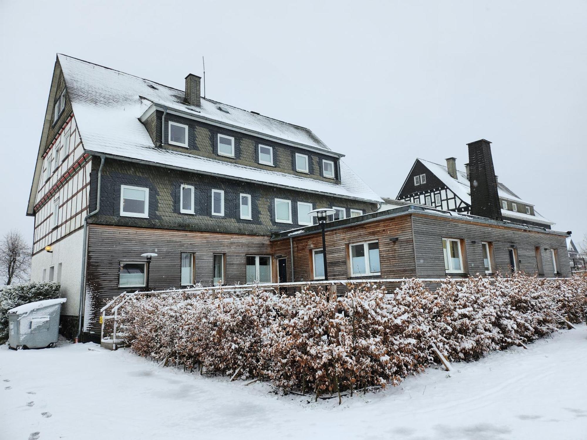 Die Zwei Loewen Ferienwohnungen Winterberg Exterior photo